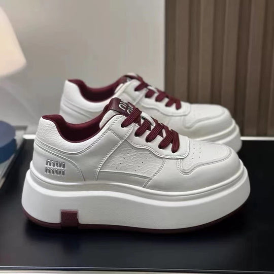 Damen Plattform Sneakers mit einzigartigem Obermaterial und ergonomischer Passform EB