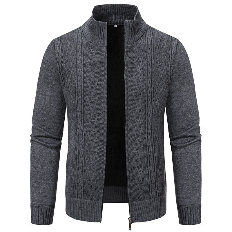 Herren Strickjacke mit modernem Zopfmuster und hochgeschlossenem Kragen EB