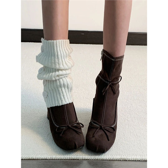Damen Ballerina‑inspirierte Ankle‑Heels mit gerafftem Schaft und sculpted Blockabsatz EB