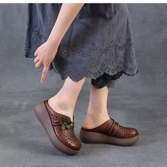 Damen Komfortable Clogs mit luftigen Details und rutschfester Sohle EB