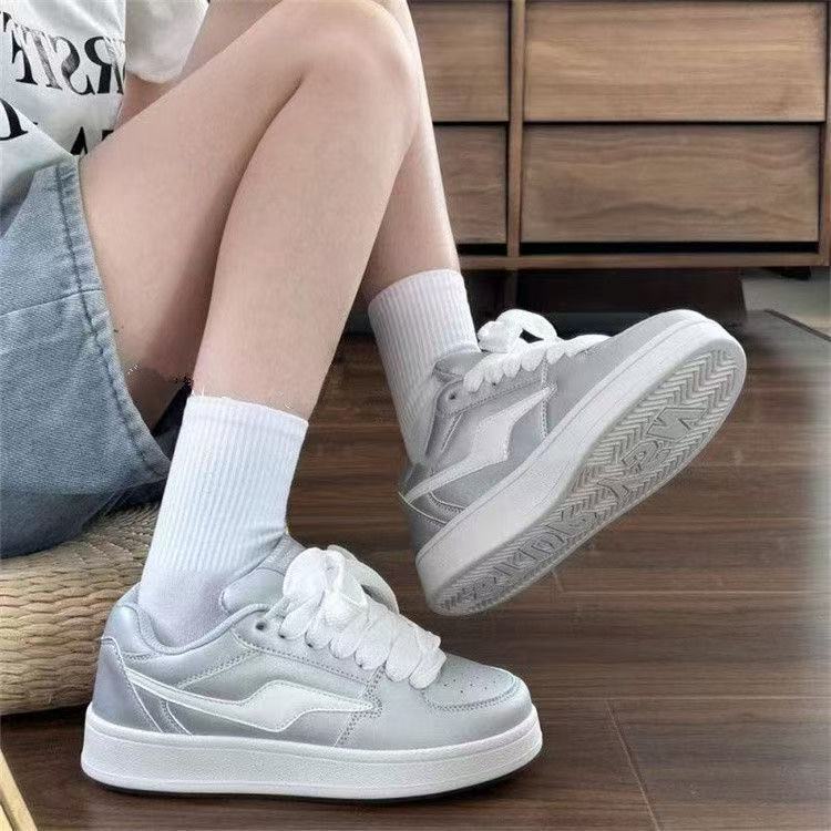 Damen Bequeme Sneaker mit modernem Obermaterial und gepolsterter Sohle EB