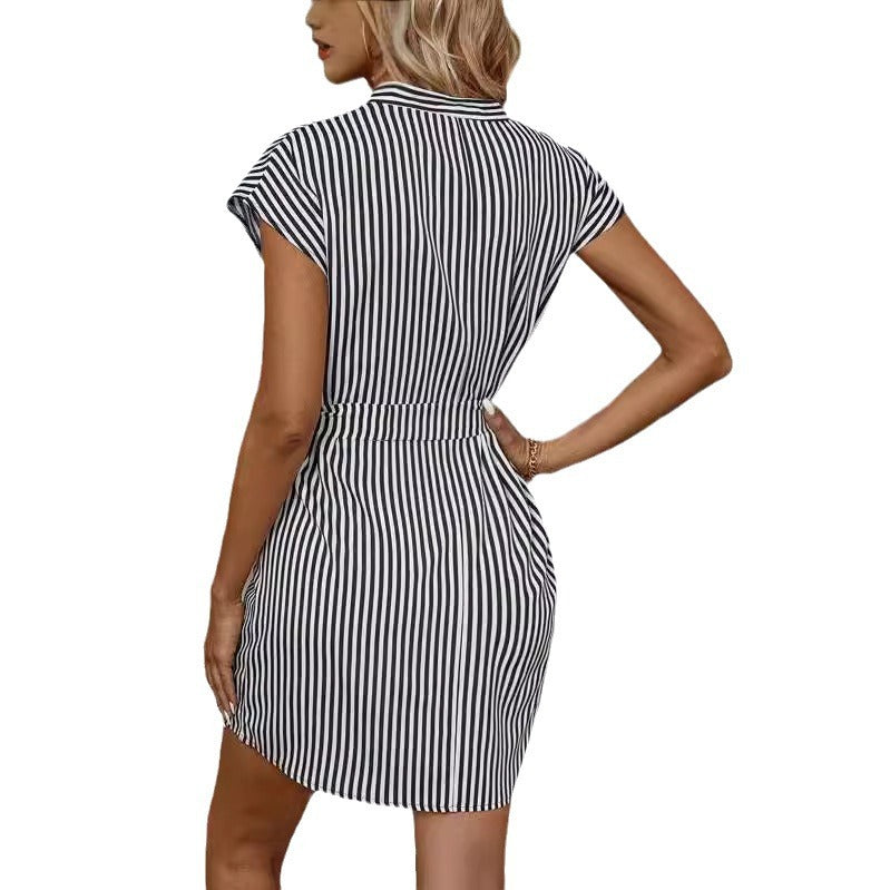 Damen Kurzärmeliges Wickelkleid mit Streifenmuster und Taillengürtel EB