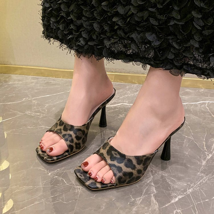 Damen elegante Mules mit Leopardenmuster EB
