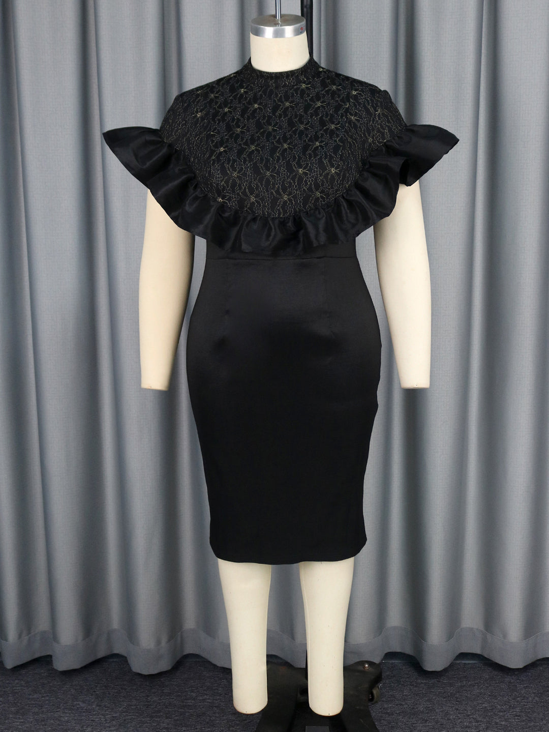 Damen Elegantes Kleid mit Spitzenoberteil und voluminösen Rüschen EB
