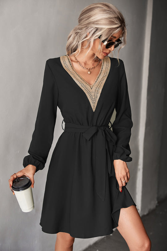 Damen elegantes Kleid mit V-Ausschnitt, Rüschendetails und Taillengürtel EB