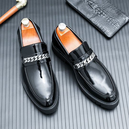 Damen Elegante und stilvolle Mokassins mit Ketten-Detail EB