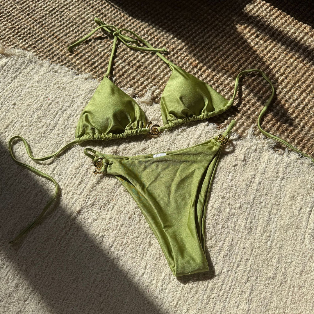 Damen Triangel-Bikini mit luxuriösem Gold-Detail EB
