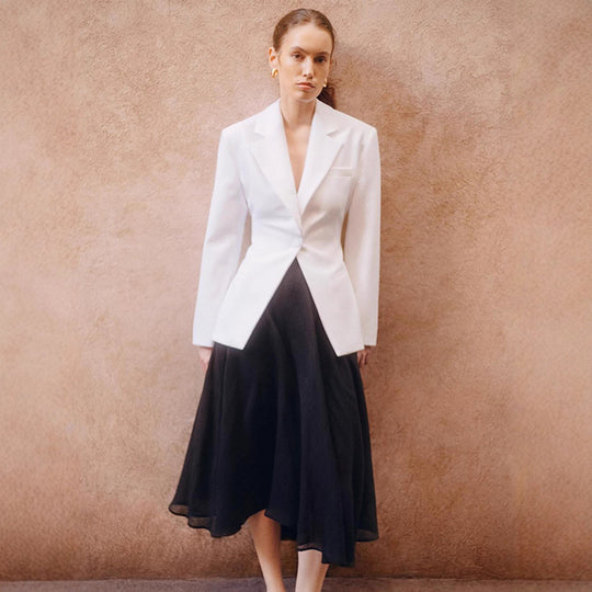Damen Eleganter Blazer mit tailliertem Schnitt EB
