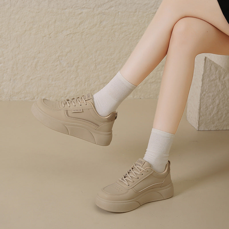 Damen modische Sneakers mit plattformierter Sohle und sportlicher Silhouette EB