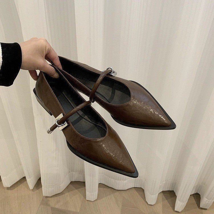 Damen elegante Ballerinas mit zeitgemäßem Riemchen und spitzem Design EB