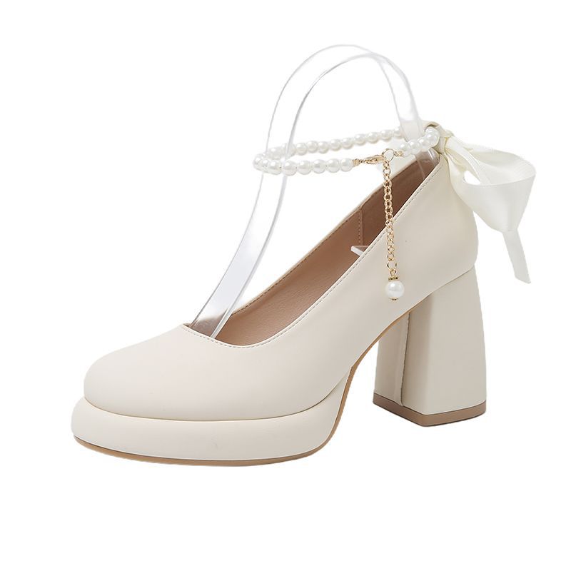 Damen elegante Blockabsatzpumps mit Perlenschmuck und transparentem Riemchen EB