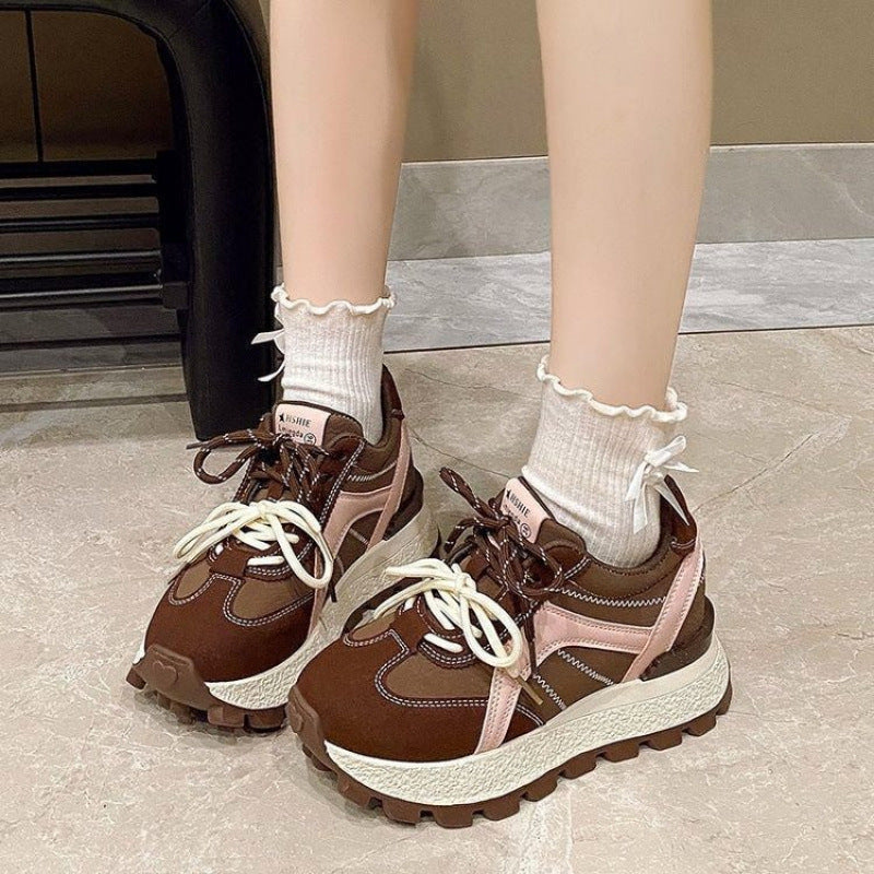 Damen Sportliche Sneakers mit hohem Plateau und trendiger Schnürung EB