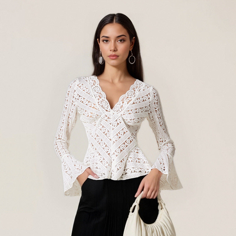Damen Spitzenshirt mit ausgestellten Ärmeln und tailliertem Schnitt EB