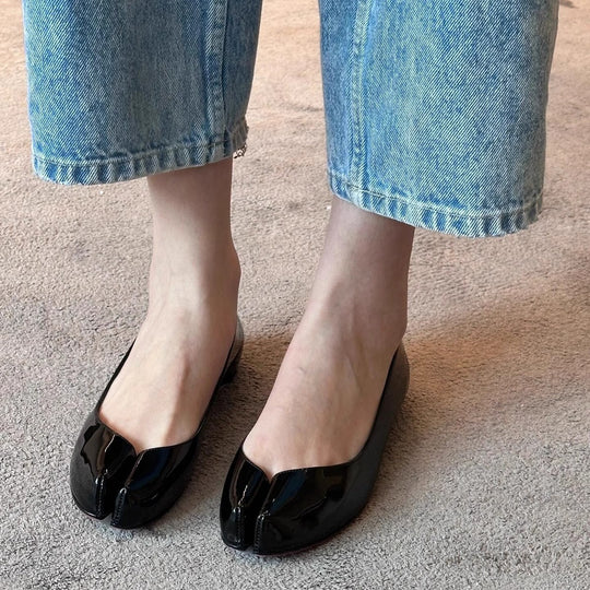 Damen Ballerinas mit elegantem Hochglanz und komfortablem Riemen EB