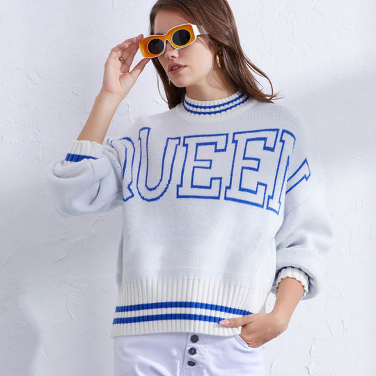 Damen sportlicher Pullover mit hohem Kragen und modischem Schriftzug EB