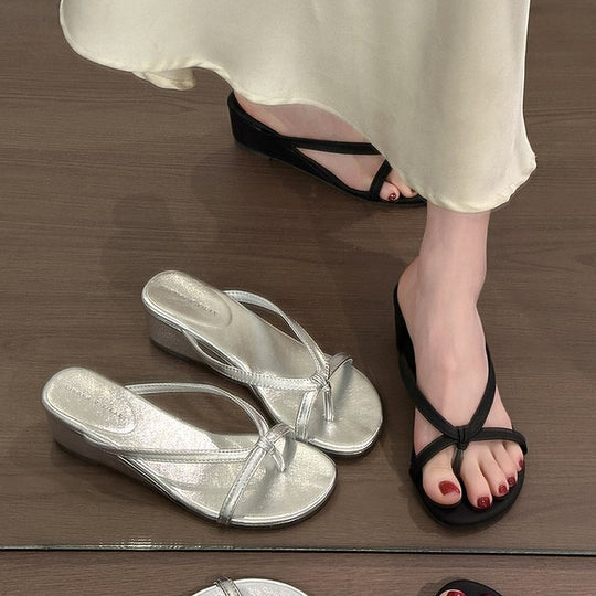 Damen Wedge-Sandalen mit elegantem Riemendesign und komfortablem Fußbett EB