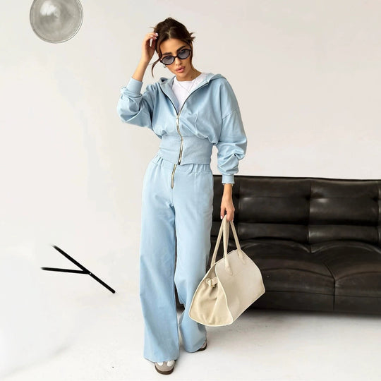 Damen tailliertes Zip-Hoodie und ausgestelltes High-Waist-Hose Lounge-Set Eichborn Berlin