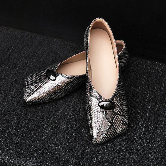 Damen elegante Ballerinas mit spitzem Zehenbereich und dekorativem Riemchen EB