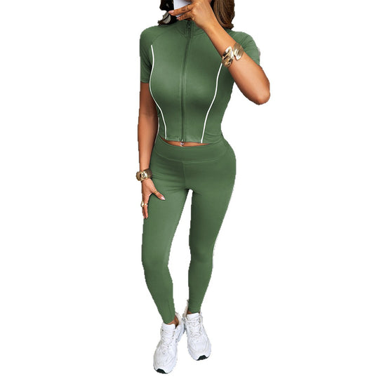 Damen Sportliches Set mit kurzem Oberteil und enganliegenden Leggings EB