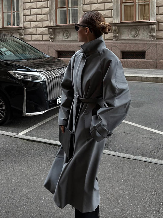 Damen eleganter Trenchcoat mit zeitgemäßen Schnitt EB