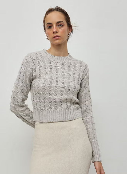 Damen Kurzgeschnittener Zopfstrick-Pullover mit Rundhalsausschnitt und Rippbündchen EB