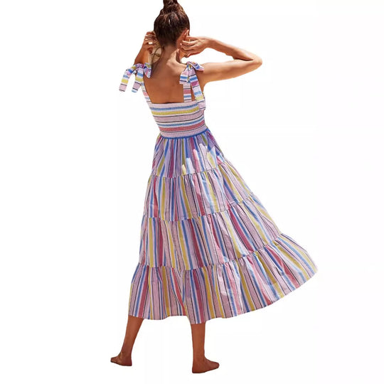 Damen Maxikleid mit schmeichelndem Smock-Oberteil und verspielten Trägern EB