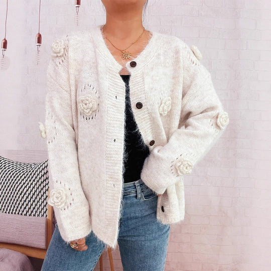 Damen Strickjacke mit floralen Applikationen und dekorativen Knöpfen EB