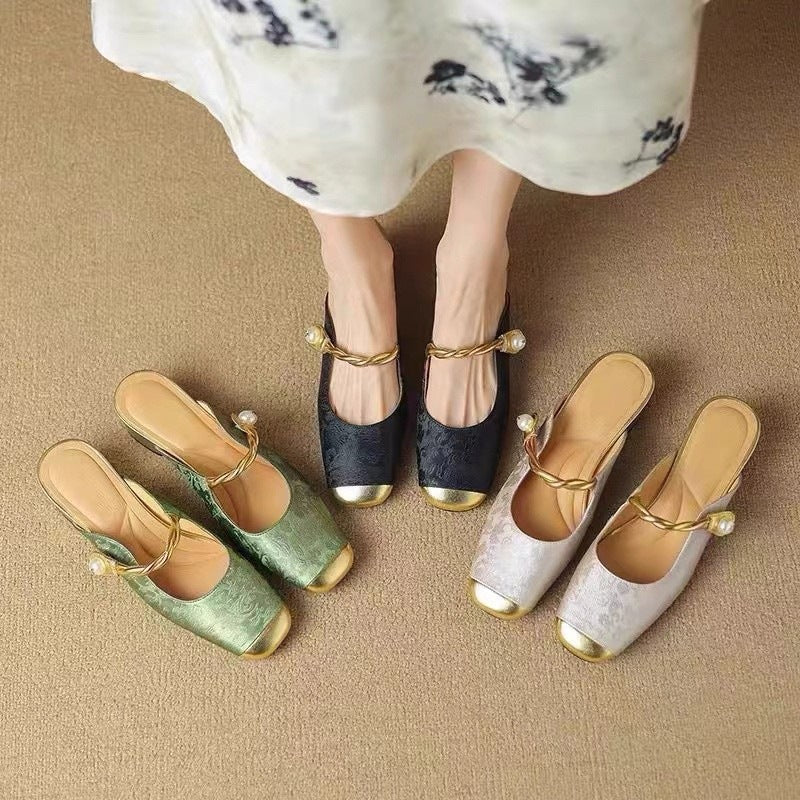 Damen Glänzende Slingback-Pumps mit kunstvollem Design EB