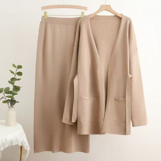 Damen lässiges Strickensemble mit tiefem V-Ausschnitt und praktischen Taschen EB