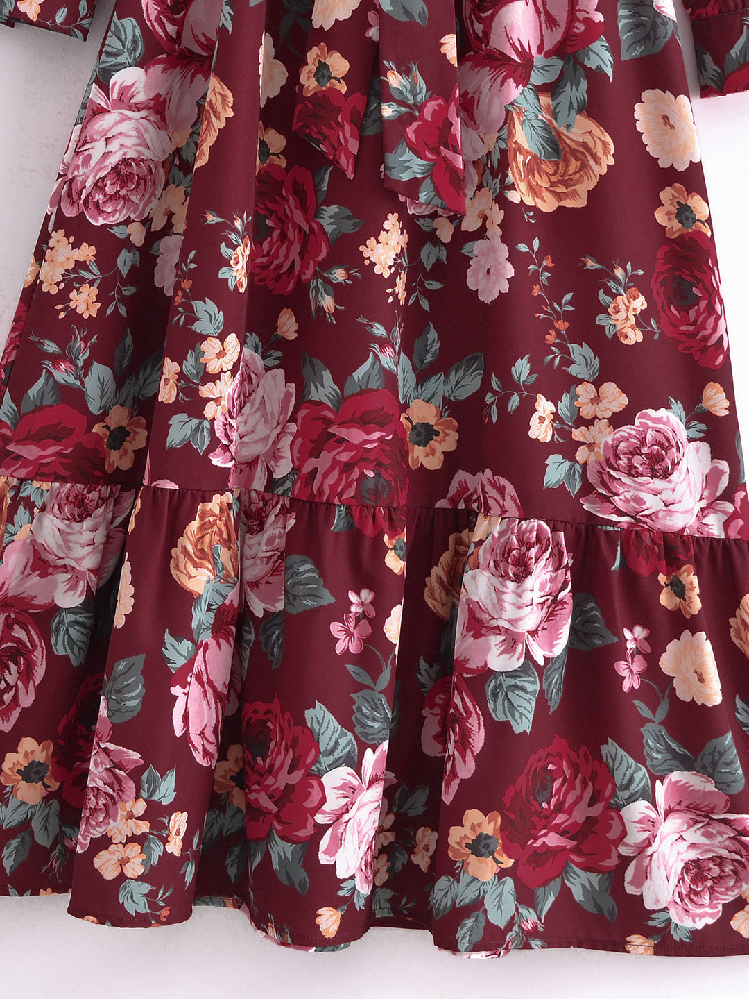 Damen Wickel-Maxikleid mit V-Ausschnitt, Taillengürtel und Stufensaum EB