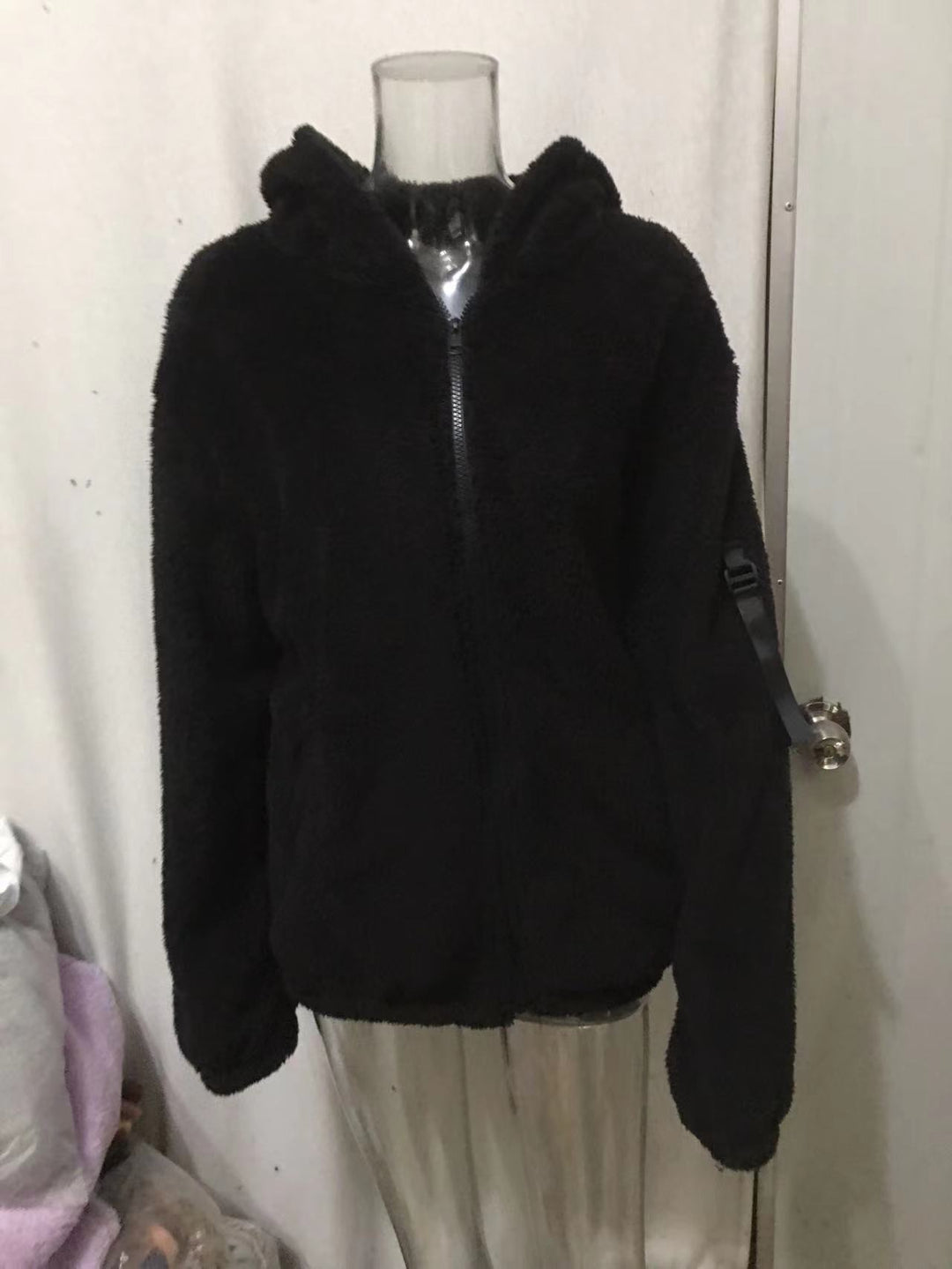 Herren Kuschelige Fleecejacke mit Kapuze und praktischen Reißverschlusstaschen EB