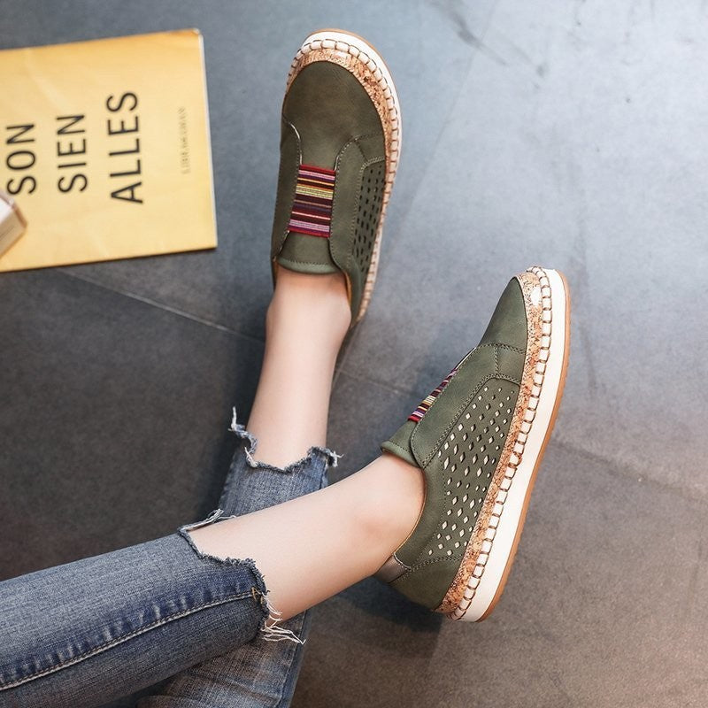 Damen lässige Slip-On Sneakers mit perforierten Details EB
