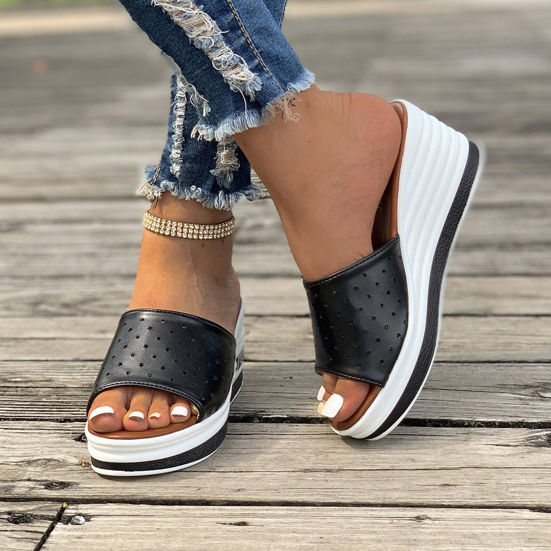Damen Glamouröse Wedge-Pantoletten mit schimmerndem Obermaterial und bequemer Sohle EB