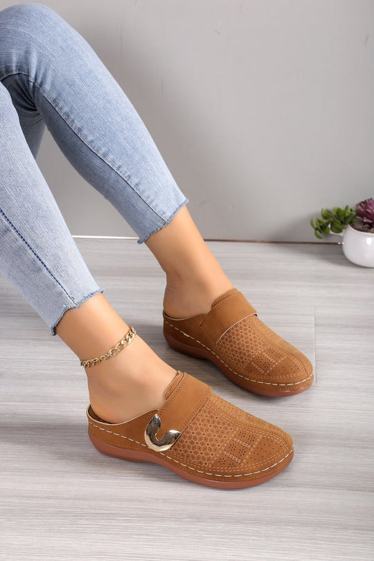 Damen Perforierte Komfort-Clogs mit Orthopädischer Einlegesohle EB