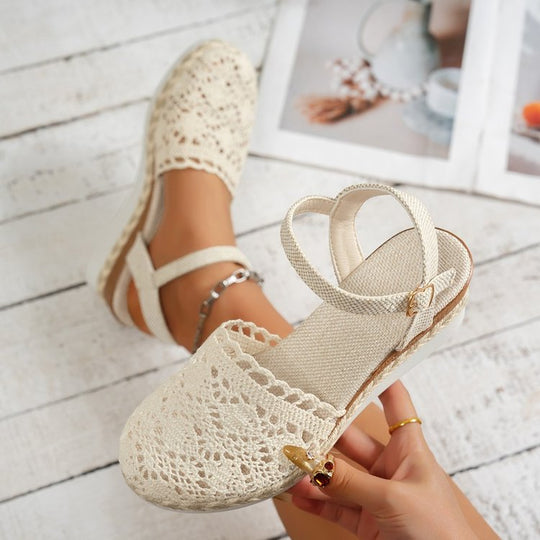 Damen  bestickte Espadrille-Pantoletten mit verstellbarem Knöchelriemen, floraler Häkel-Optik und geflochtenem Jute-Plateau EB