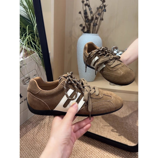 Damen Sportliche Sneakers aus hochwertigem Wildleder mit atmungsaktiver Sohle EB