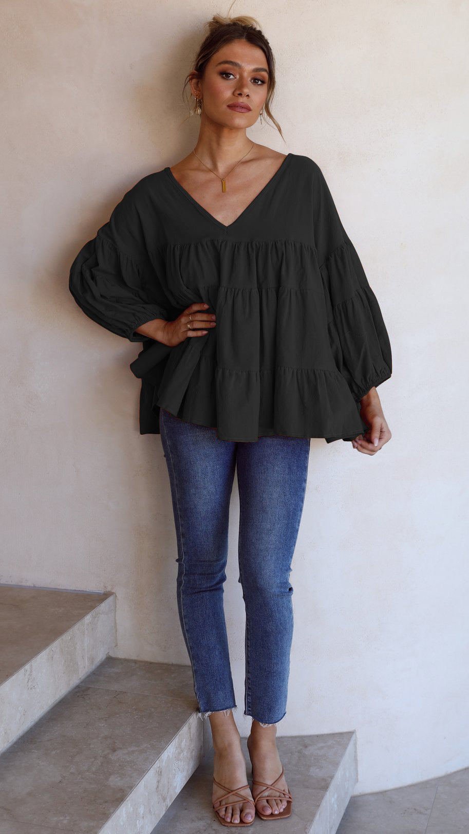 Damen Voluminöses Blusenshirt mit Rüschendetails und V-Ausschnitt EB