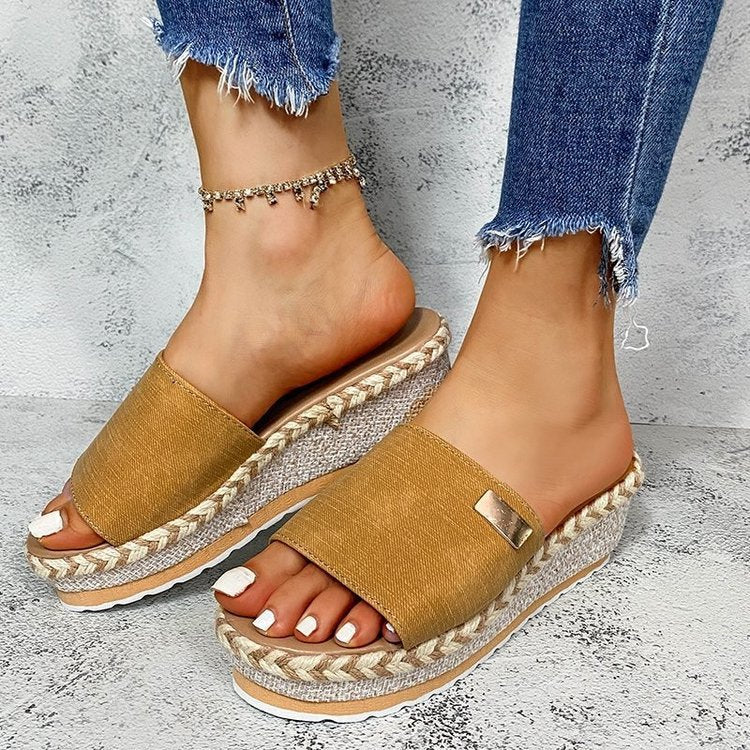 Damen Wedge-Pantoletten mit elegantem Flecht-Design und komfortabler Sohle EB