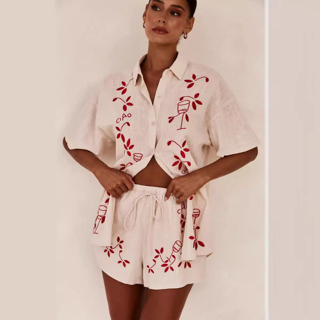 Damen Luftiges Kurzarmhemd und Shorts Set mit floralem Stickdesign EB