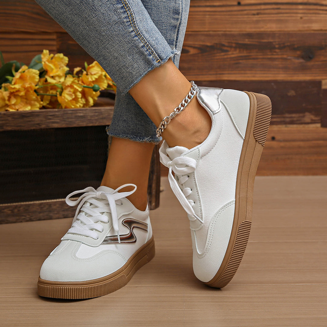 Damen Sportliche Sneaker mit robustem Sohlenprofil und modischen Details EB