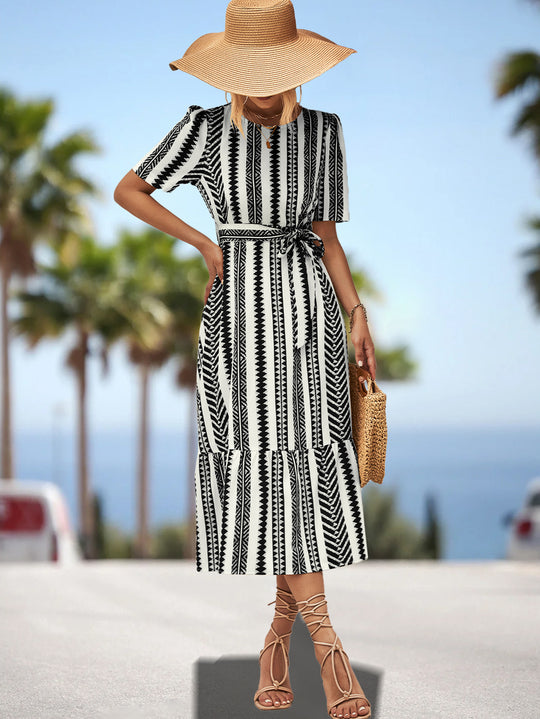Damen Midikleid mit schmeichelndem Gürtel und voluminösem Rock EB