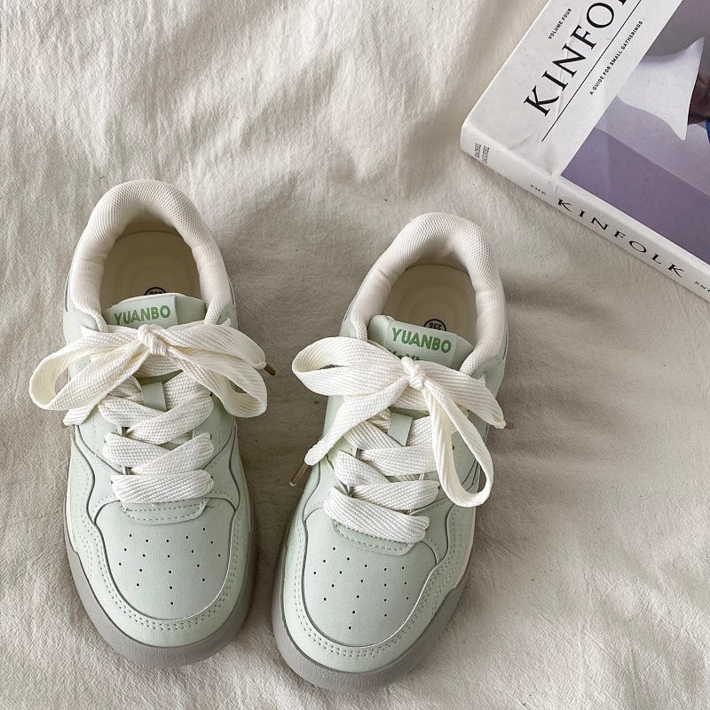 Damen Sportliche Sneakers mit voluminösem Design und innovativer Schnürung EB