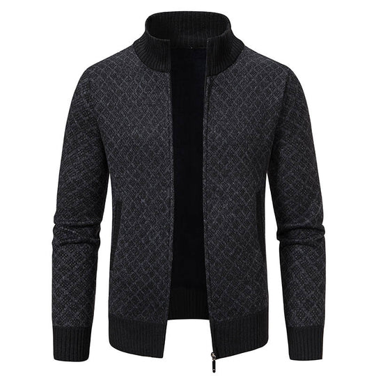 Herren Strickjacke mit modernem Zopfdesign und hohem Stehkragen EB