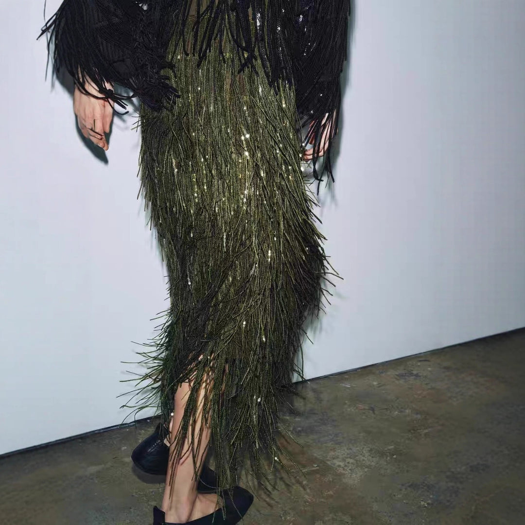 Damen Fransenrock aus schimmerndem Material mit eleganten Details EB
