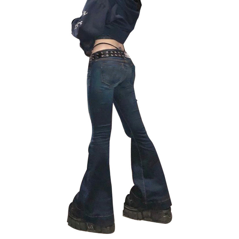 Damen nan tief sitzende Schlagjeans mit schmaler Oberschenkelpartie und weitem Saum EB