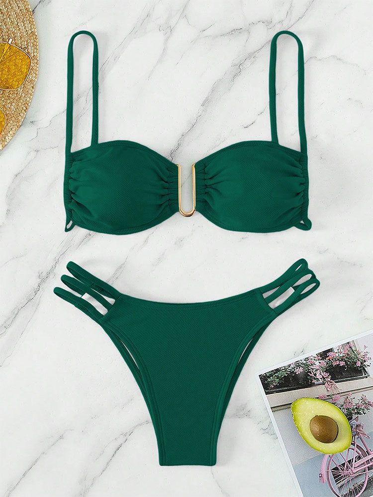 Damen Bikini-Set mit modernen Rüschendetails und elegantem goldenen Akzent EB