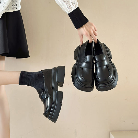 Damen Plateau-Lederschuhe mit modischem Detail und robuster Sohle EB