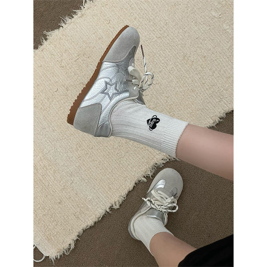 Damen Sneaker mit modischem Sternen-Design und rutschfester Sohle EB