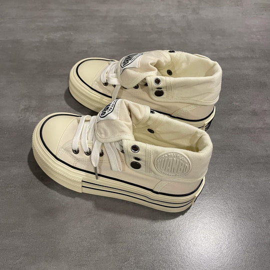 Damen Hochgeschnittene Canvas-Plateausneaker mit markanter Gummiplattform EB