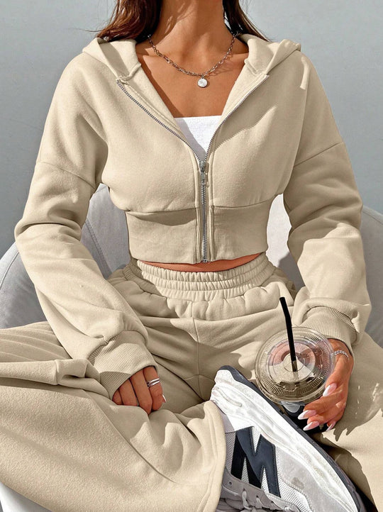 Damen sportliches Set aus weich fließendem Material mit Kapuze und weitem Schnitt EB